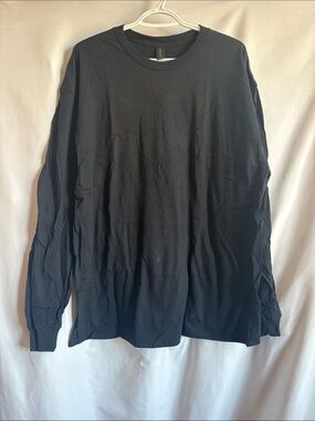 Gildan Black Men's Long Sleeve Crewneck Tee